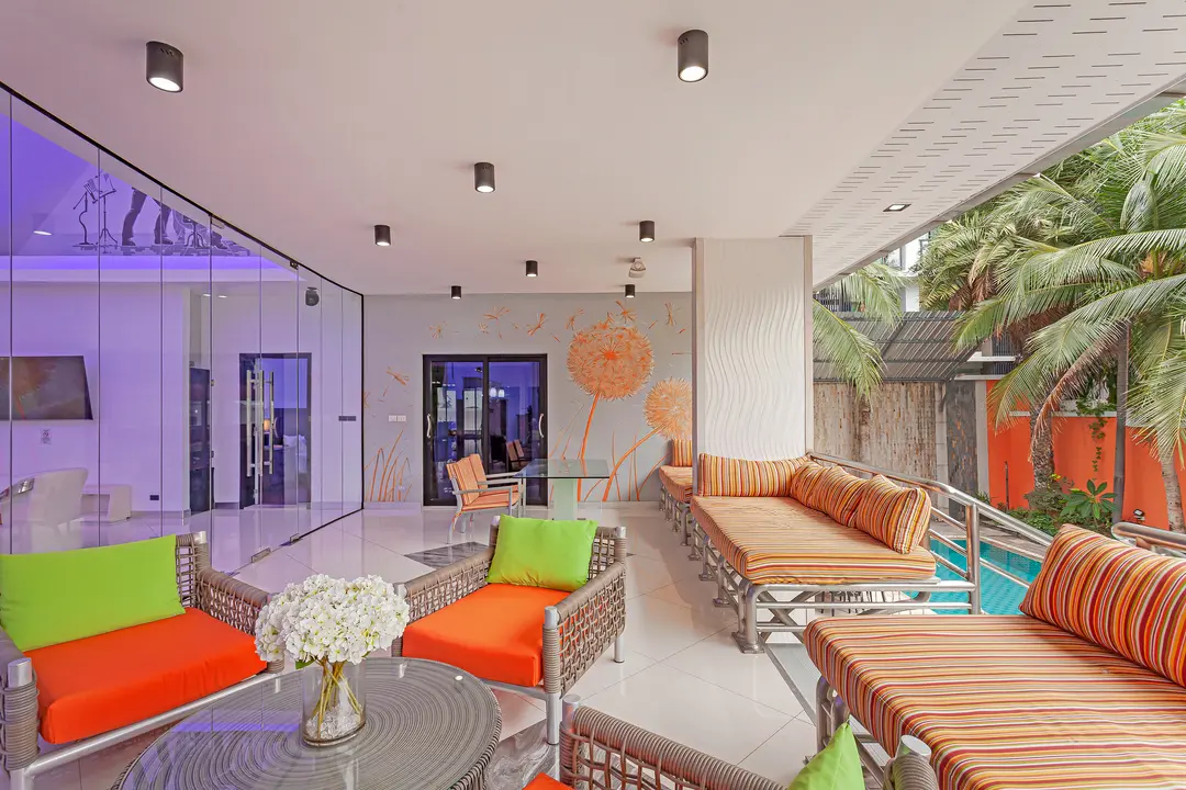 Poolside Shaded Seating